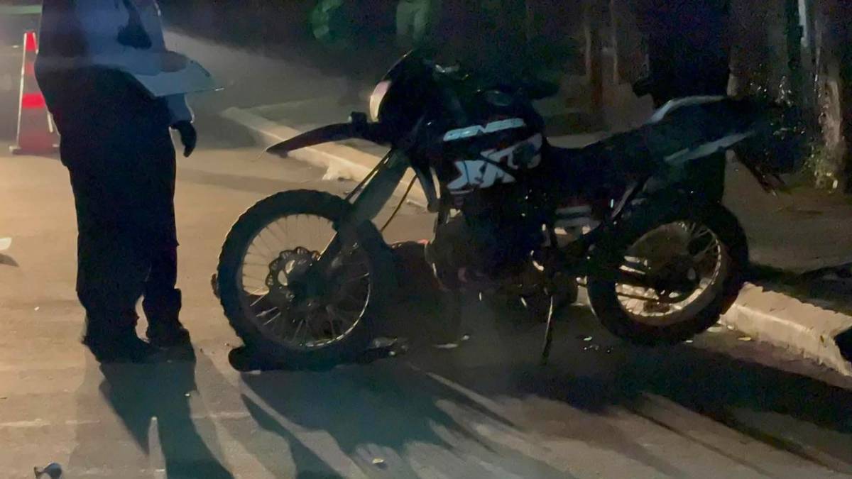 Momento en que militar en moto ignora un alto y muere en Cofradía