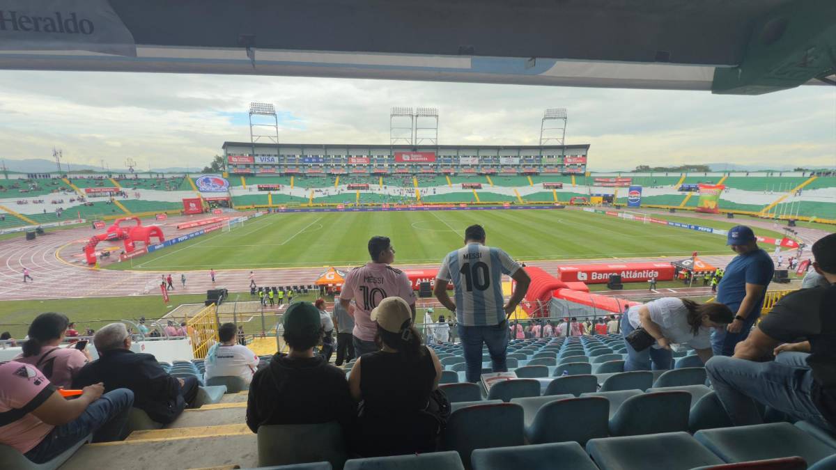 Ambiente afuera del Olímpico: fiesta, color e ilusión por ver a Messi