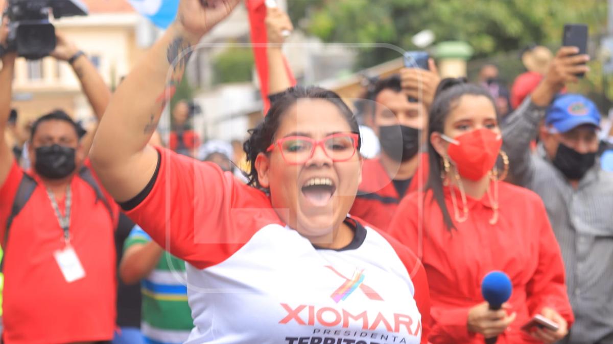 El expresidente de Honduras fue arrestado en vivienda luego que un juez natural de la Corte ordenara su arresto para continuar con el proceso de extradición a Estados Unidos. Foto Melvin Cubas.