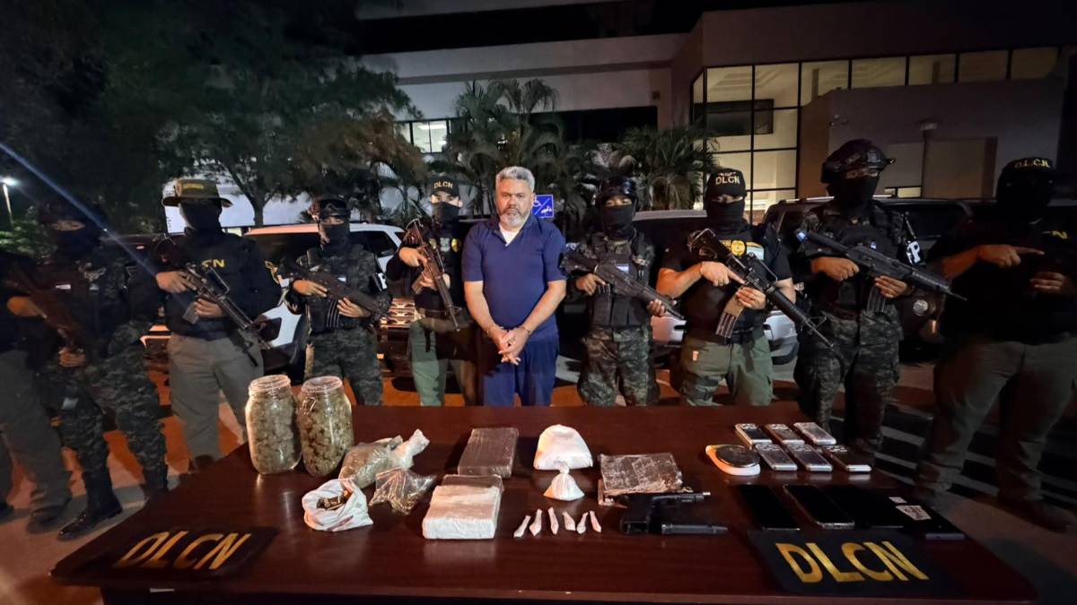 Allanamiento en El Roble deja un detenido y decomiso de supuesta droga, armas y seis carros