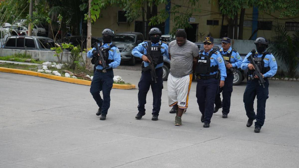 Policía: sicario habría intentado huir del país tras asesinato de Dereck McNeil en Roatán