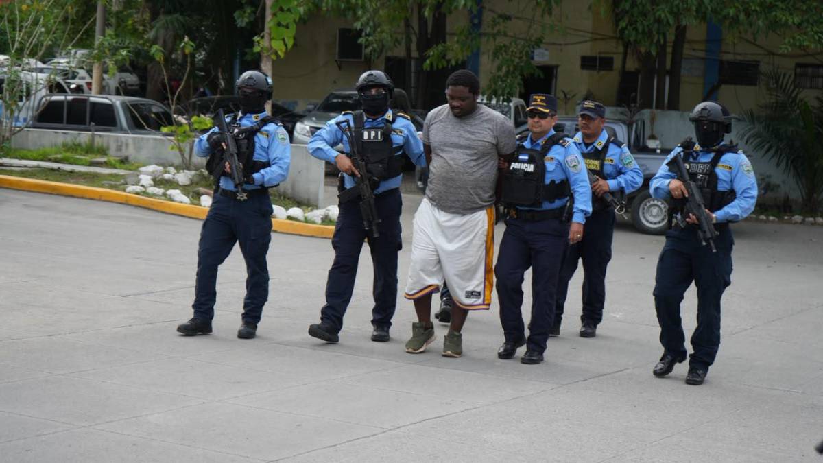 Policía: sicario habría intentado huir del país tras asesinato de Dereck McNeil en Roatán