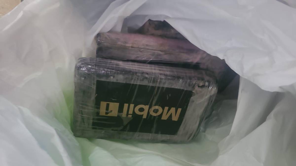 En hotel y llantas de carro hallan kilos de cocaína