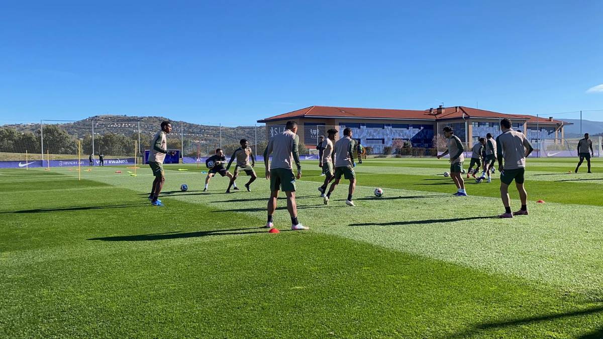 Honduras afina detalles: cuarto entreno en España y recibe visita especial