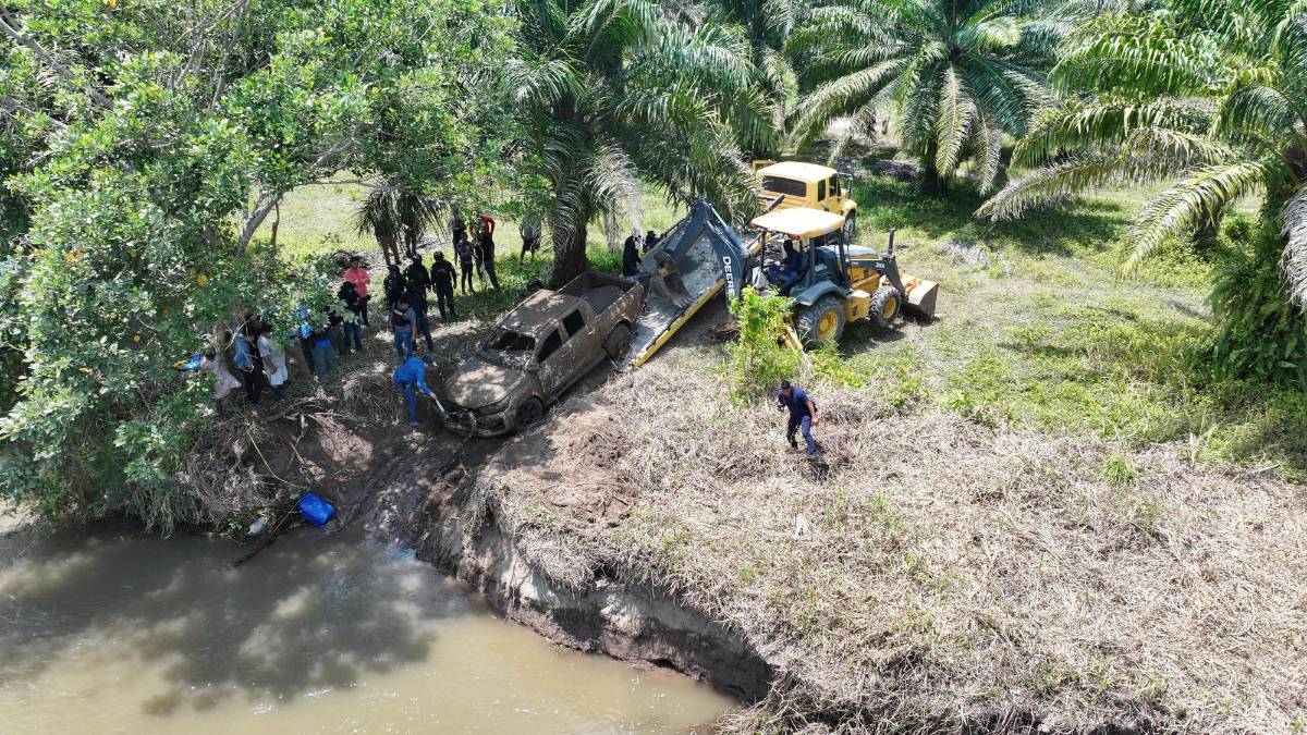 Del Ulúa sacan carro usado en el secuestro de hermano de extraditado y 11 guardaespaldas