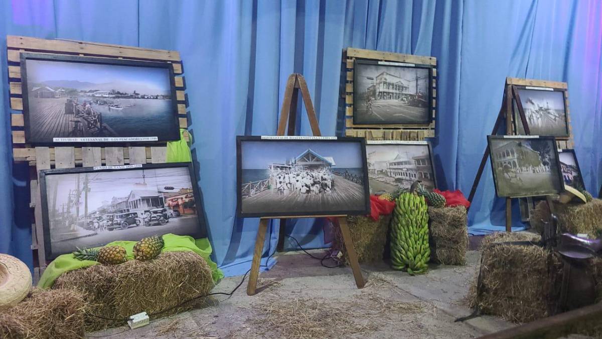 Exposición artística en La Ceiba.