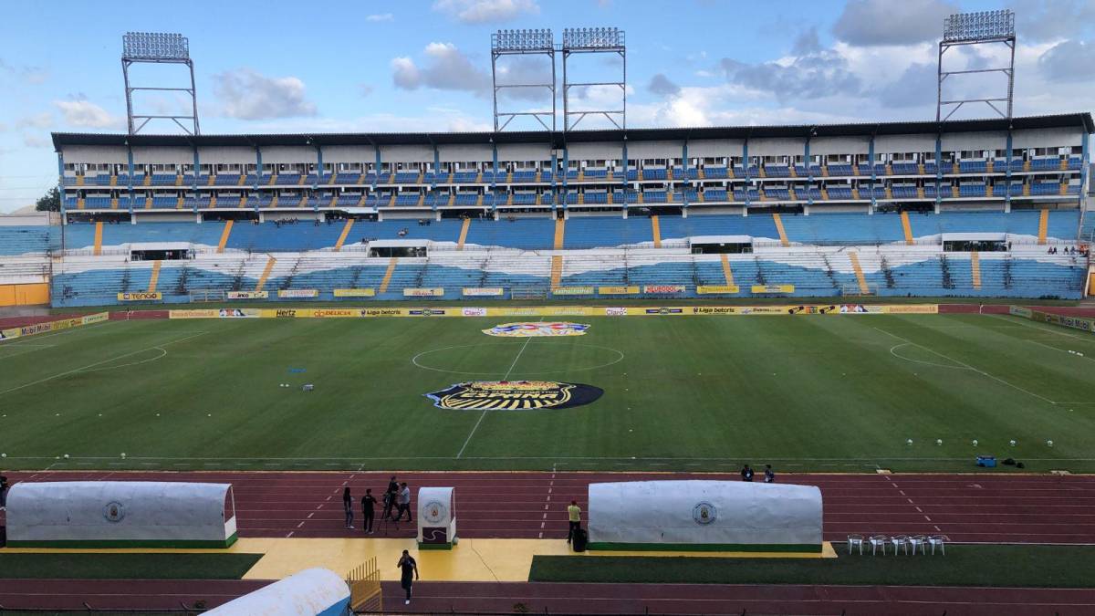 Nos vamos al estadio Olímpico de San Pedro Sula. Real España y Olimpia se enfrentaron en un partido que contó con poco ambiente en las graderías.