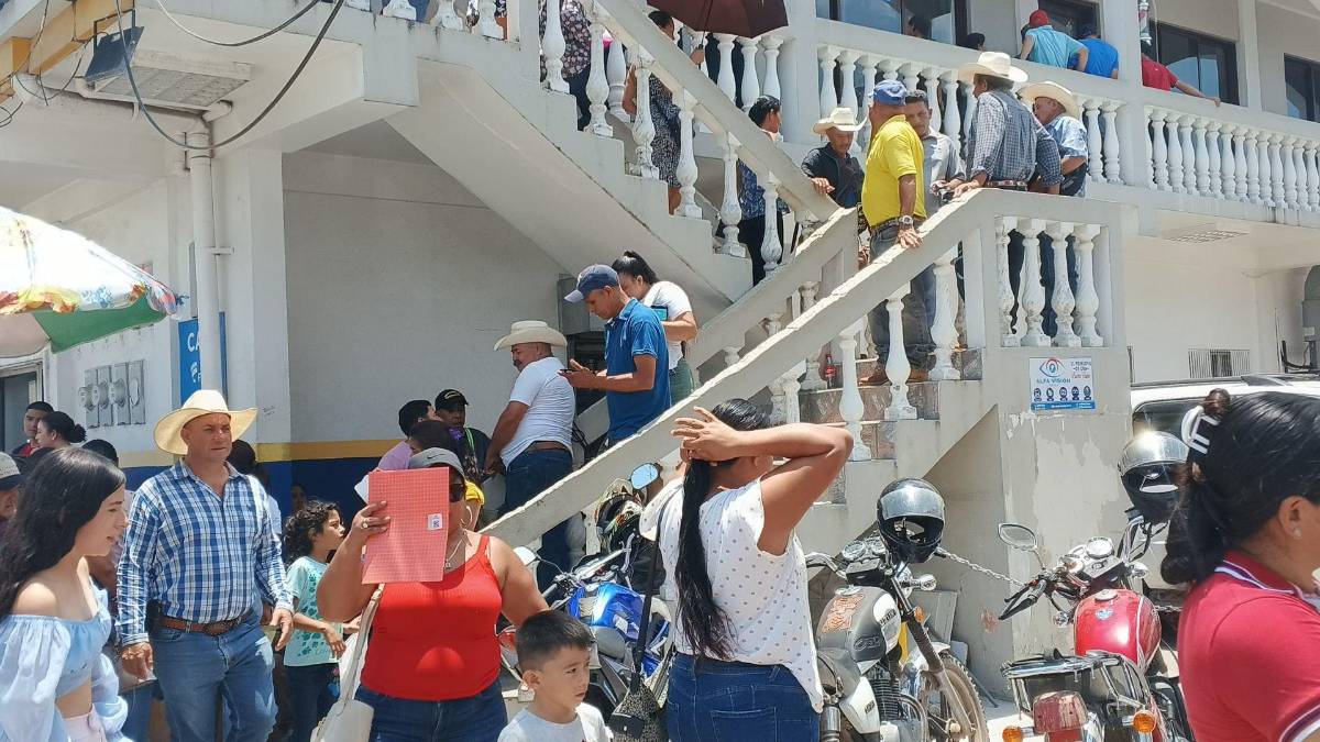 Armados y molestos: socios de Koriun exigen su capital en La Entrada, Copán