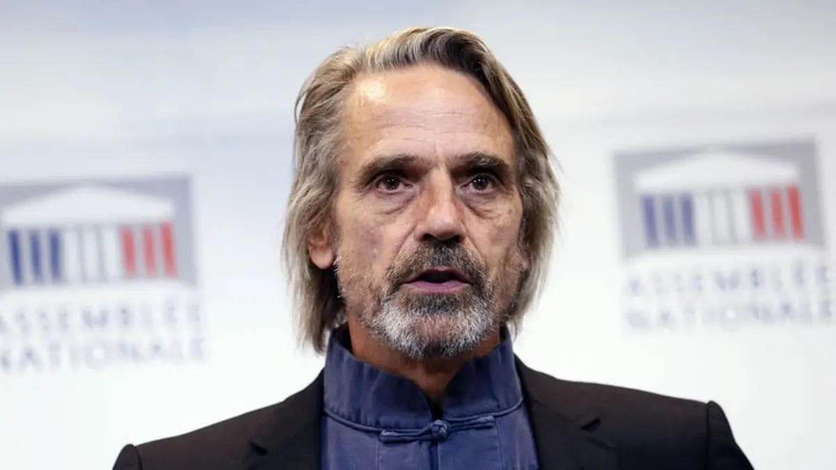 Jeremy Irons será “el papá” de Jennifer Aniston en ‘The Morning Show’