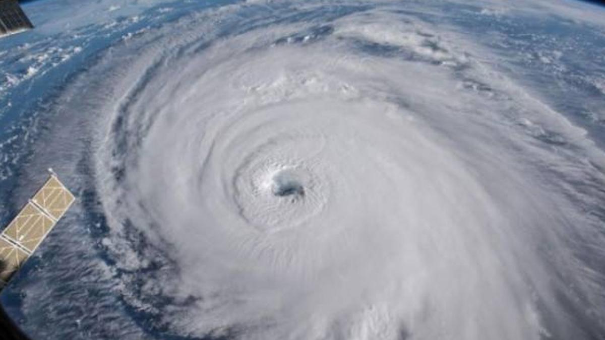 El ejemplo paradigmático de este problema fue el huracán Sandy que en 2012 llegó a la costa noreste de EE.UU. como categoría 1, pero cuyas fuertes lluvias y marejadas ciclónicas causaron cerca de 150 muertos, especialmente en Nueva York y Nueva Jersey.