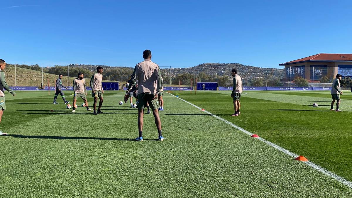 Honduras afina detalles: cuarto entreno en España y recibe visita especial