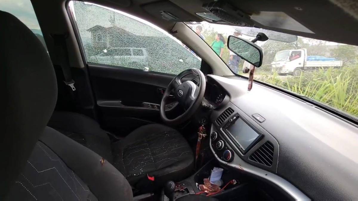 En el interior del vehículo hay manchas de sangre.