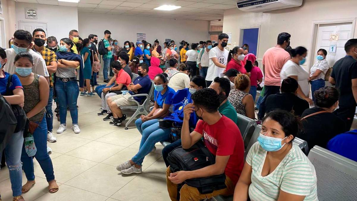 Al Congreso Nacional llevan petición para abrir triajes por alza del covid