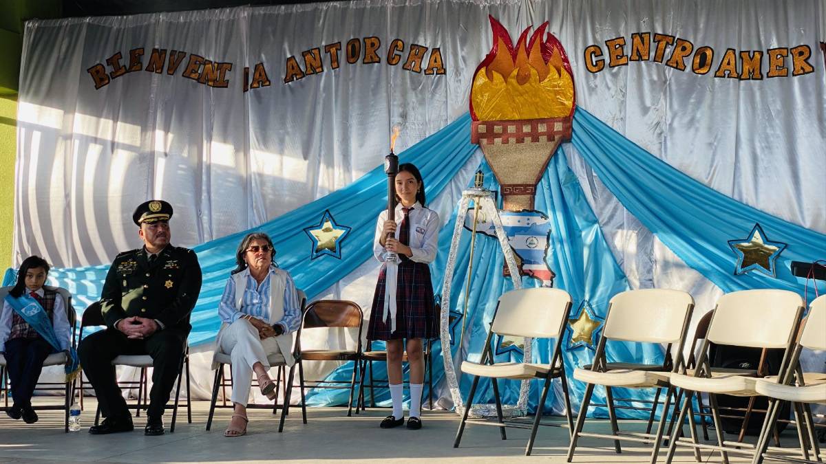 Antorcha de la paz ilumina Honduras en su independencia