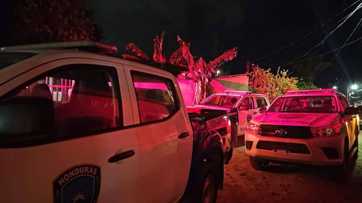 Mata a padrastro que lo crió desde los cuatro años; madre y hermano resultan heridos