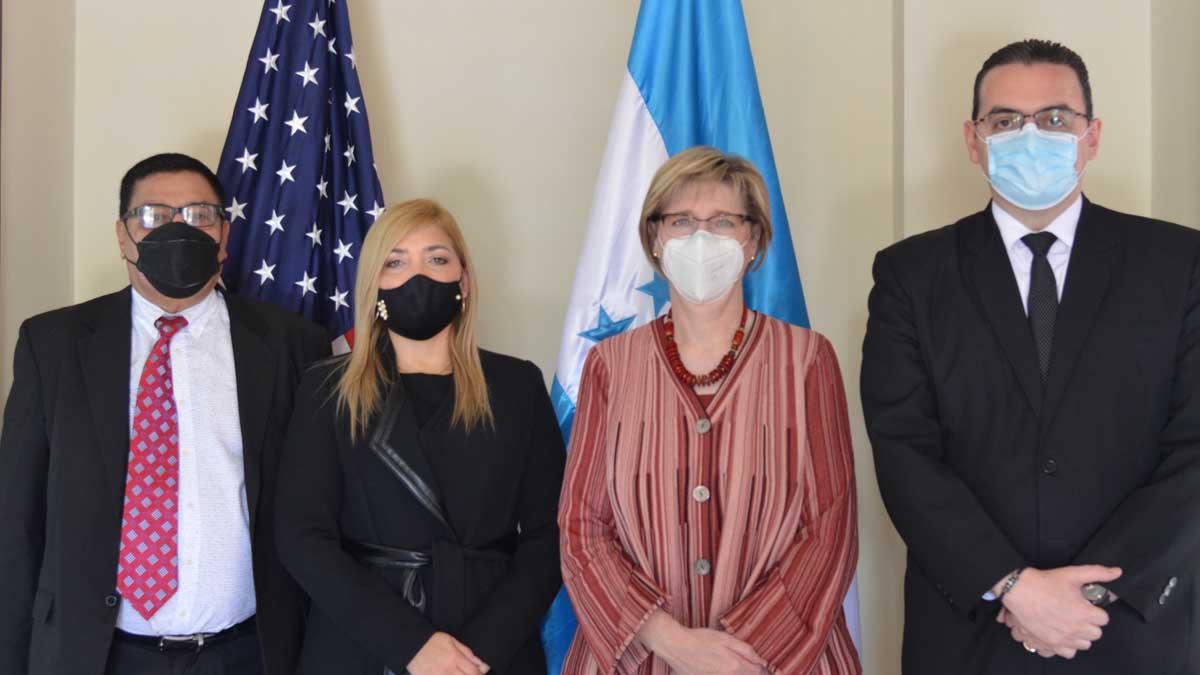 Embajadora de Estados Unidos reafirma lazos de cooperación electoral con Honduras