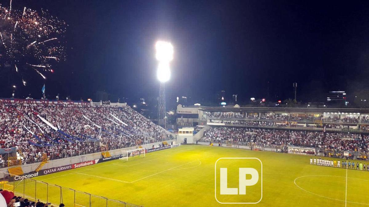 Llenazo en el Morazán, la celebración de Olimpia tras pasar a semifinales de Liga Concacaf y el detalle de Troglio con el Diriangén