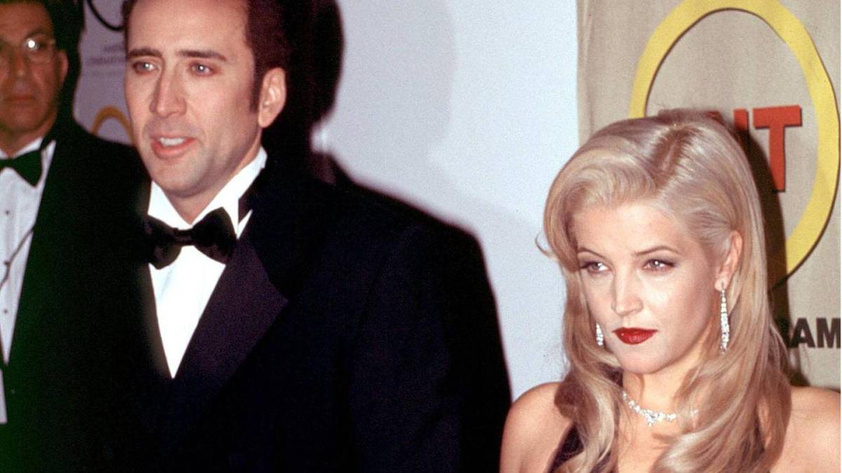 Lisa Marie Presley se casó con Nicolas Cage en agosto de 2002, y se divorciaron a los cuatro meses.