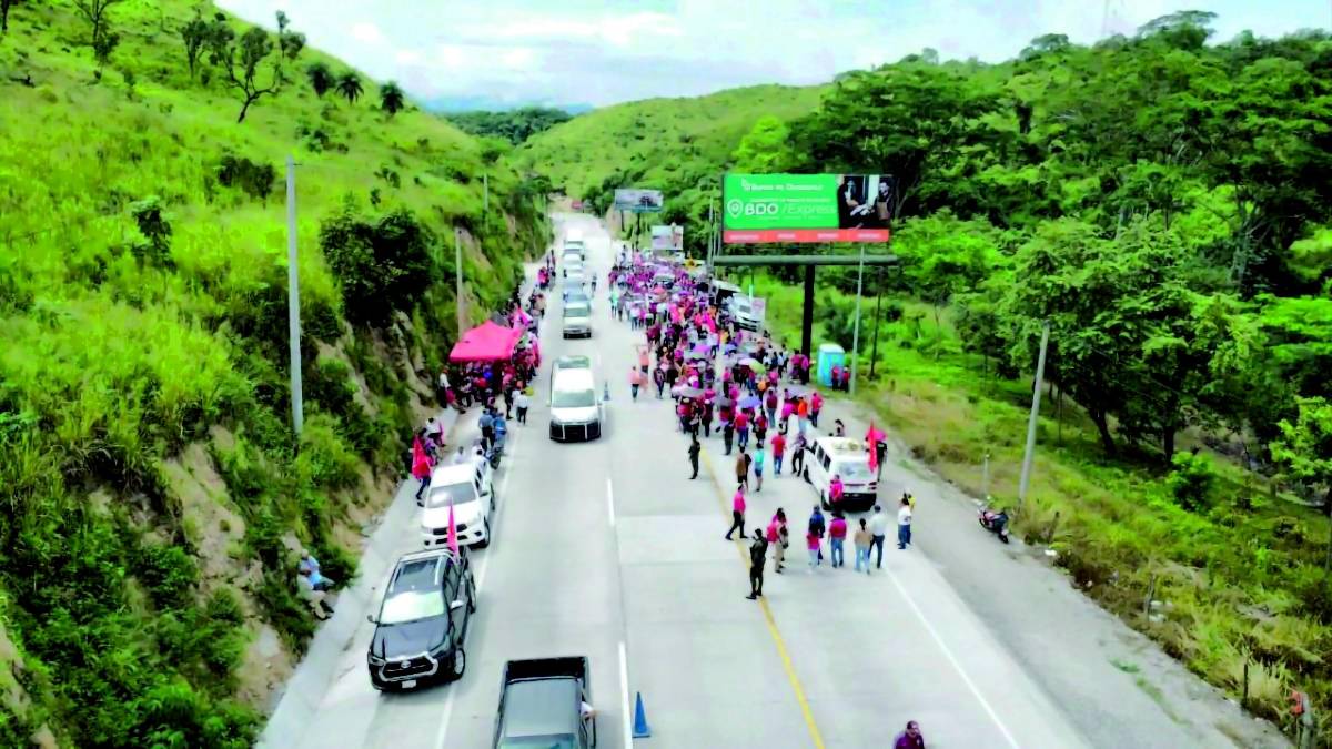 El Gobierno le debe L2,400 millones a las constructoras