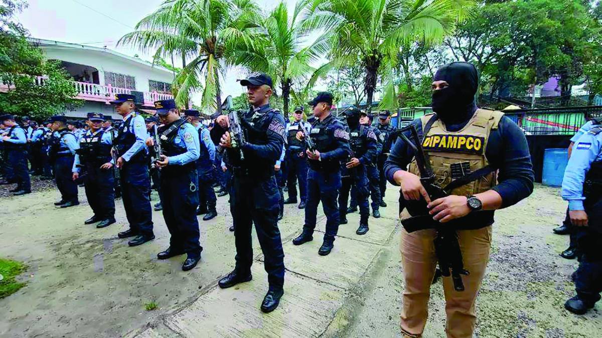 Equipos de diferentes direcciones de la Policía Nacional hicieron operativos para combatir el delito de la extorsión.