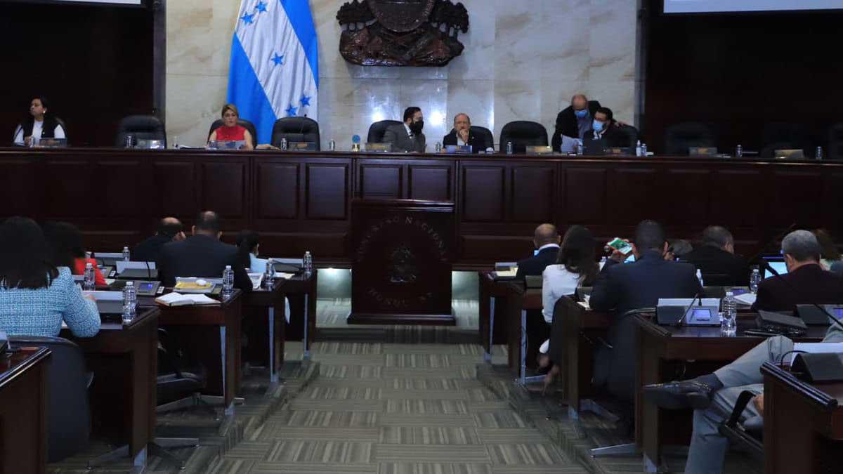Comisión aún no define si será derogado el Código Penal