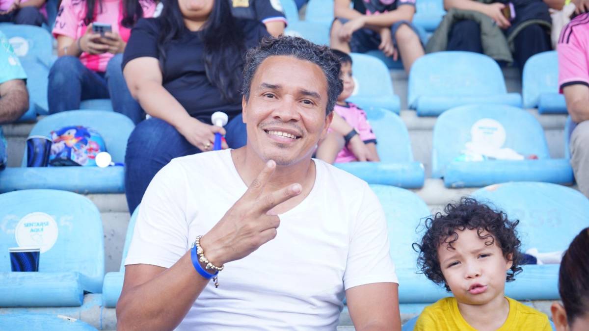 Famosos hondureños llegan al estadio Olímpico para ver a Messi