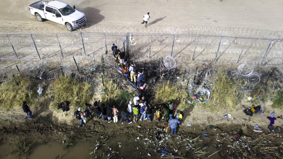 El Supremo de Estados Unidos da vía libre a Texas para detener y expulsar a migrantes