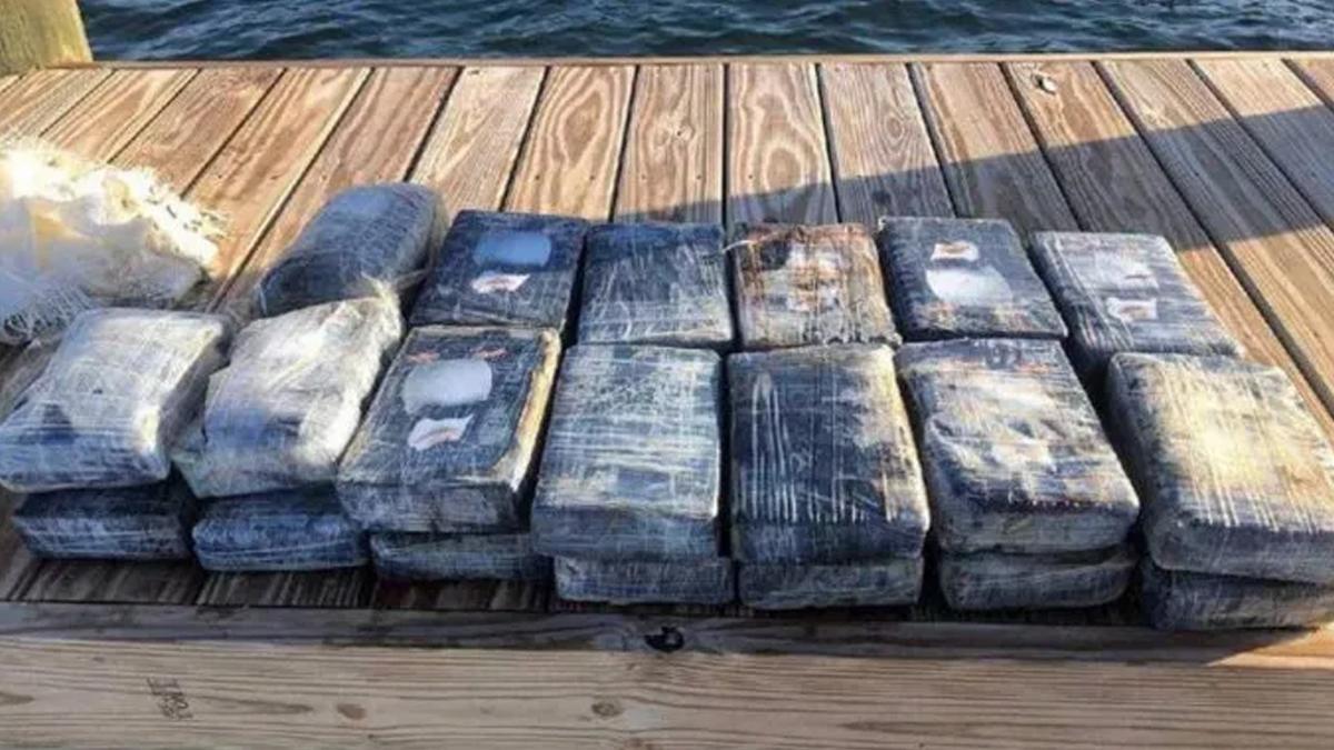 Encuentran 31 kilos de cocaína flotando en los Cayos de Florida