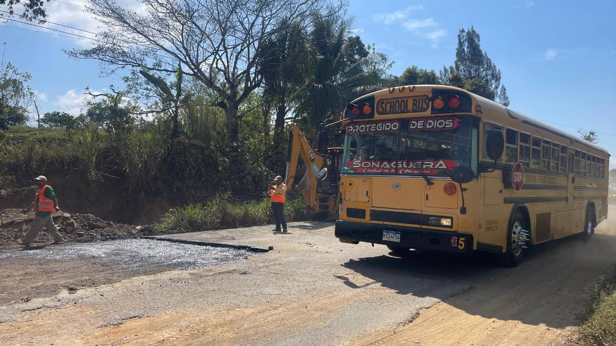 Bachean 25 kilómetros, entre Atlántida y Colón