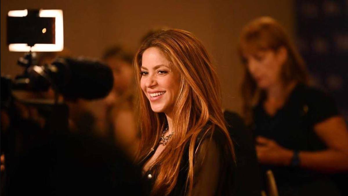 Shakira se defiende de las críticas por su canción para Piqué