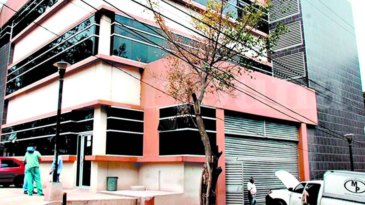 Ultimados a balazos hallan a dos jóvenes en la capital