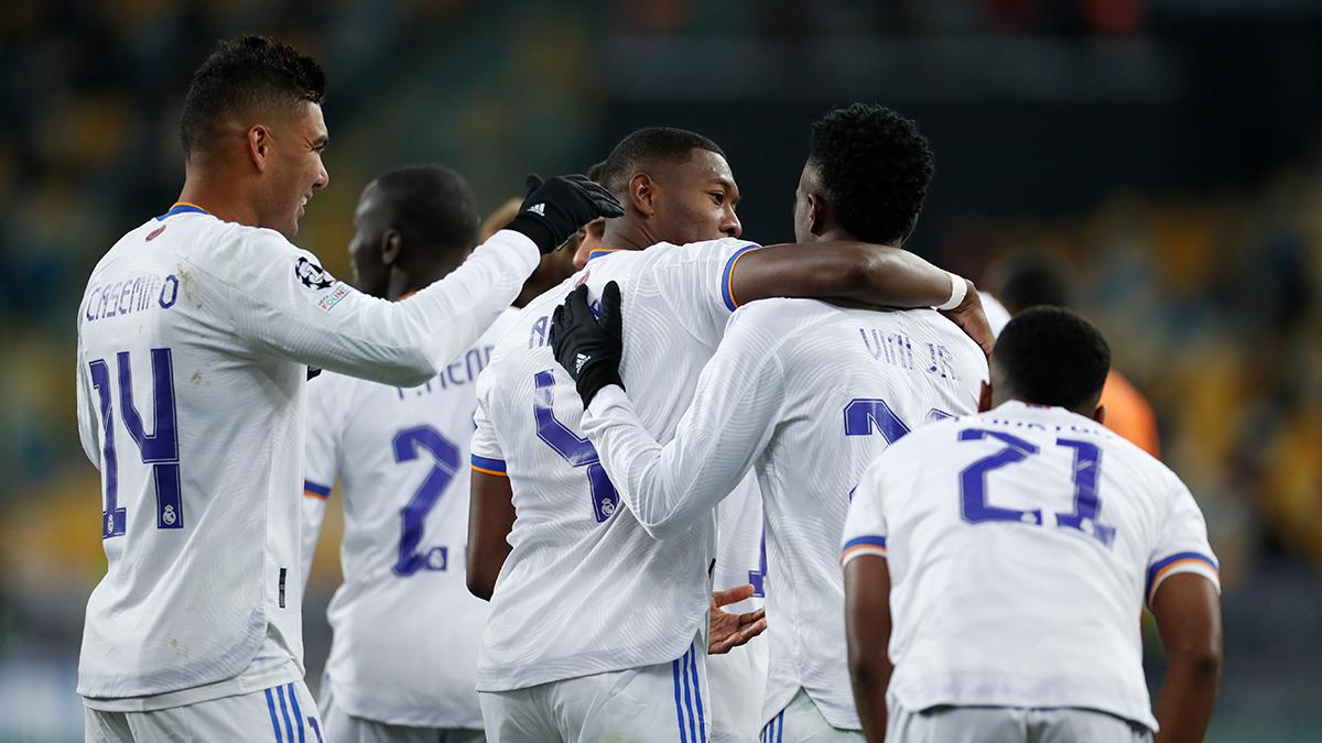 Jugadores del Real Madrid celebrando uno de los cinco goles que le metieron al Skakhtar.