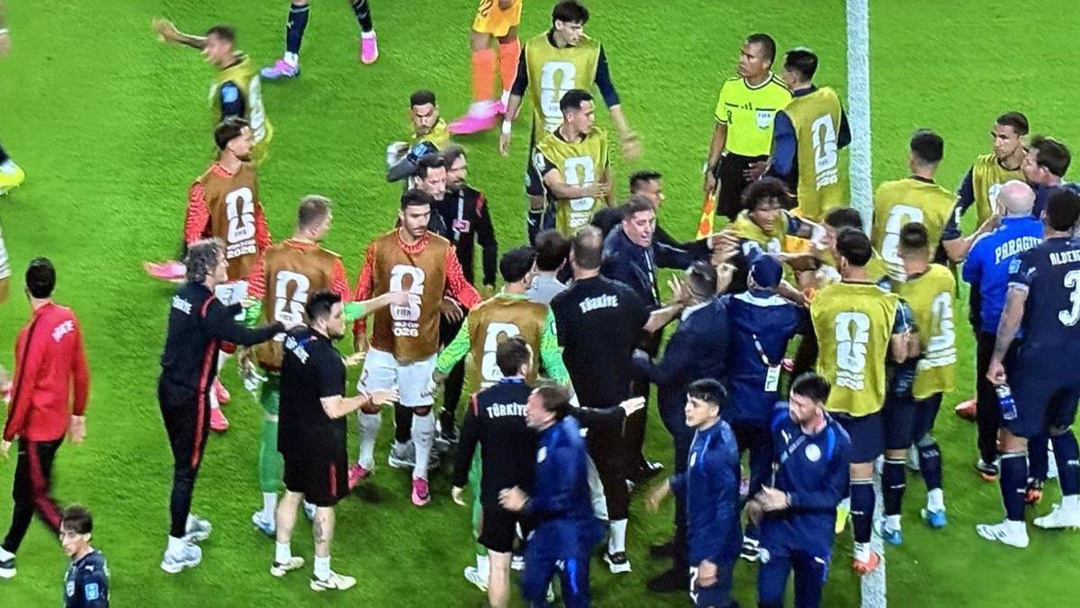 Barton con escandalosa expulsión en el Mundial, ley 'Vinicius-Prestianni' y bronca