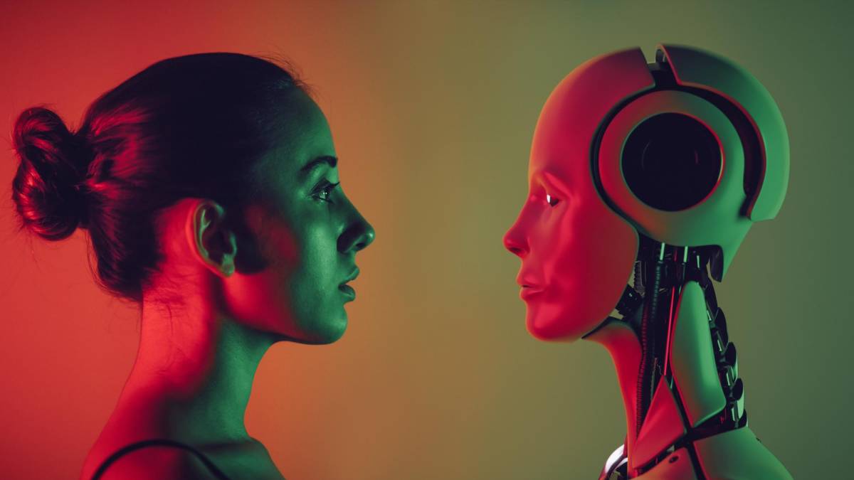 Si bien la inteligencia artificial ha facilitado la vida de la humanidad, a la vez se ha convertido en una competencia.