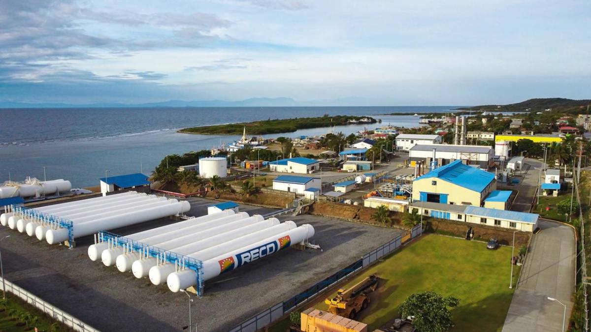 Con inversión de $41 millones garantizan por diez años energía en Roatán