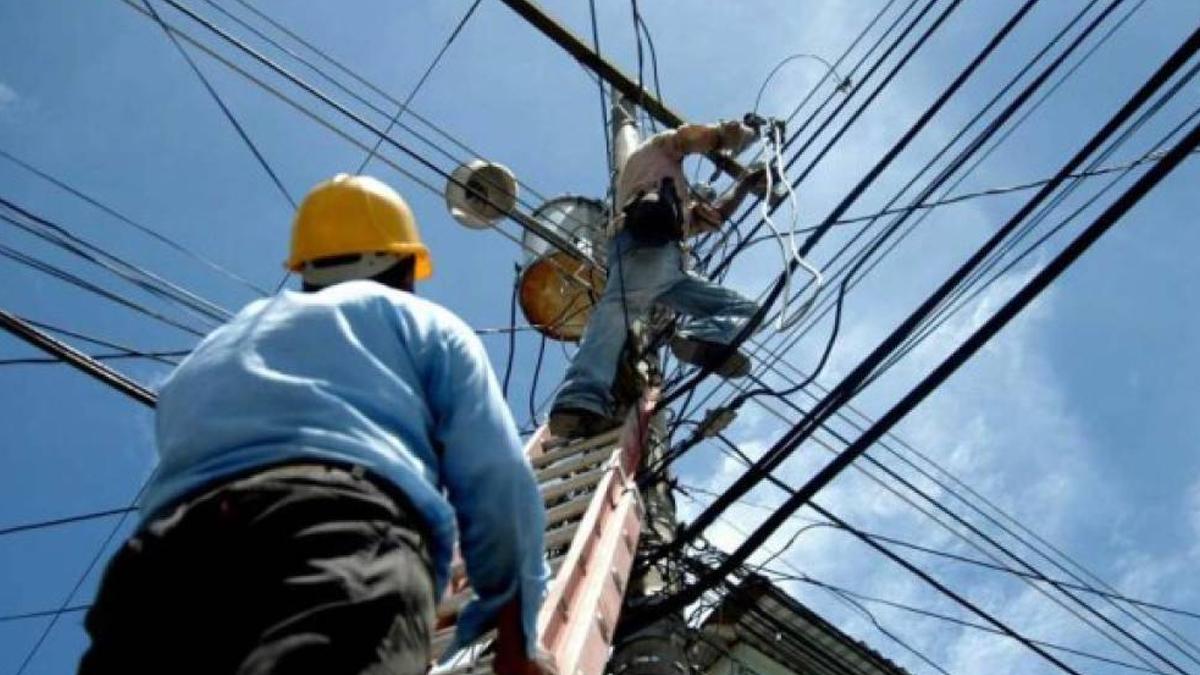 Gobierno aprueba rebaja promedio de 4.68% a la tarifa de energía a partir de abril de 2022