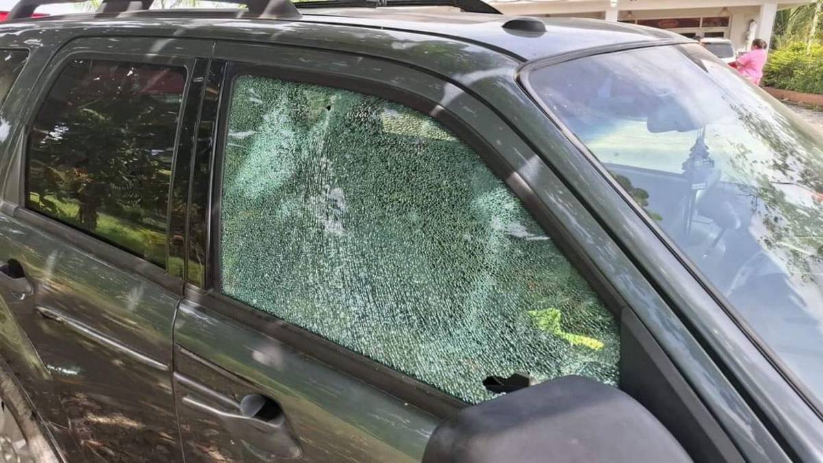 Sujetos tirotean los vehículos de dos maestras en Colón