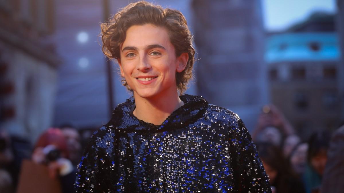 FOTO: Así luce Timothée Chalamet como el nuevo Willy Wonka