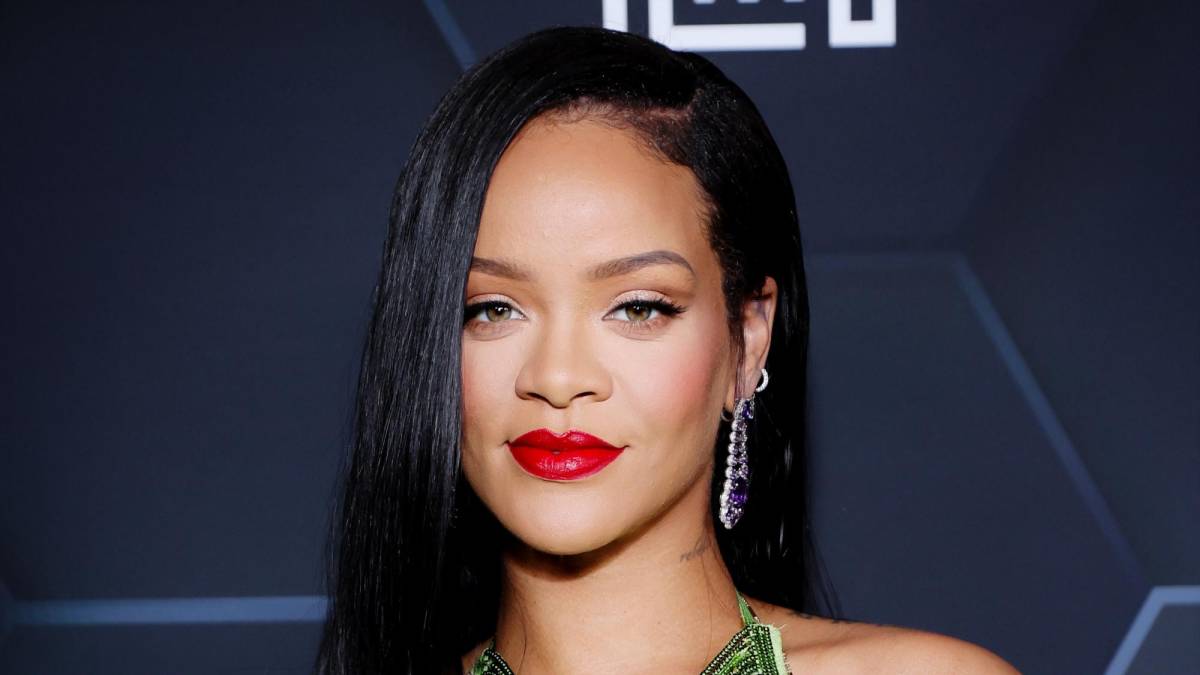 FOTOS: Rihanna asiste en ropa interior al desfile de moda de Dior en París