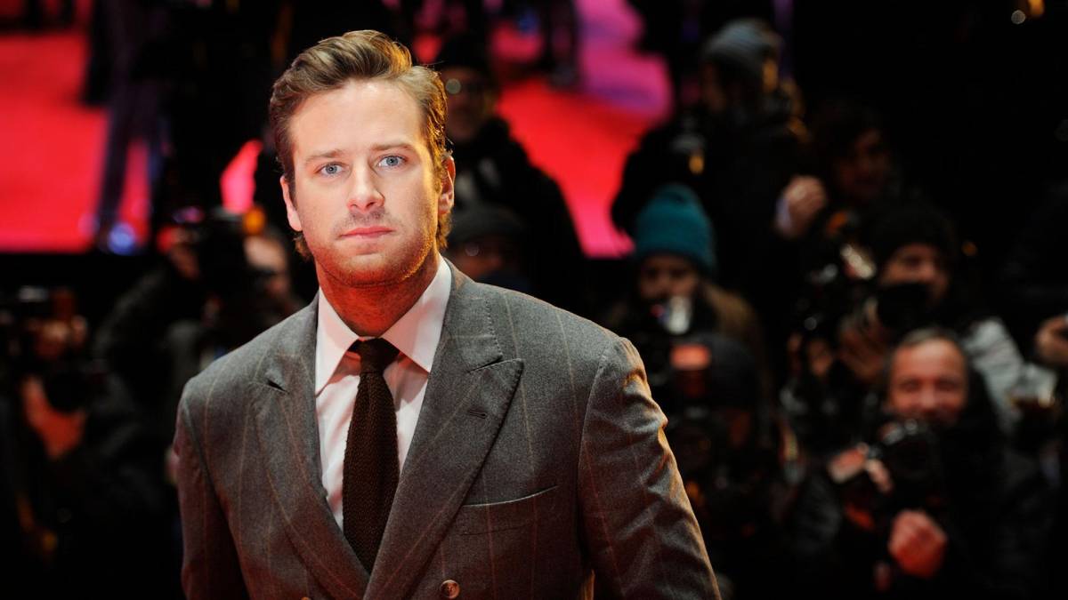 Tras perder varios papeles importantes, ser rechazado por completo de Hollywood y salir de un centro de rehabilitación por problemas de drogas, alcohol y sexo, en febrero pasado se supo que Armie Hammer decidió enfocarse más en sus hijos y su estabilidad mental y física.