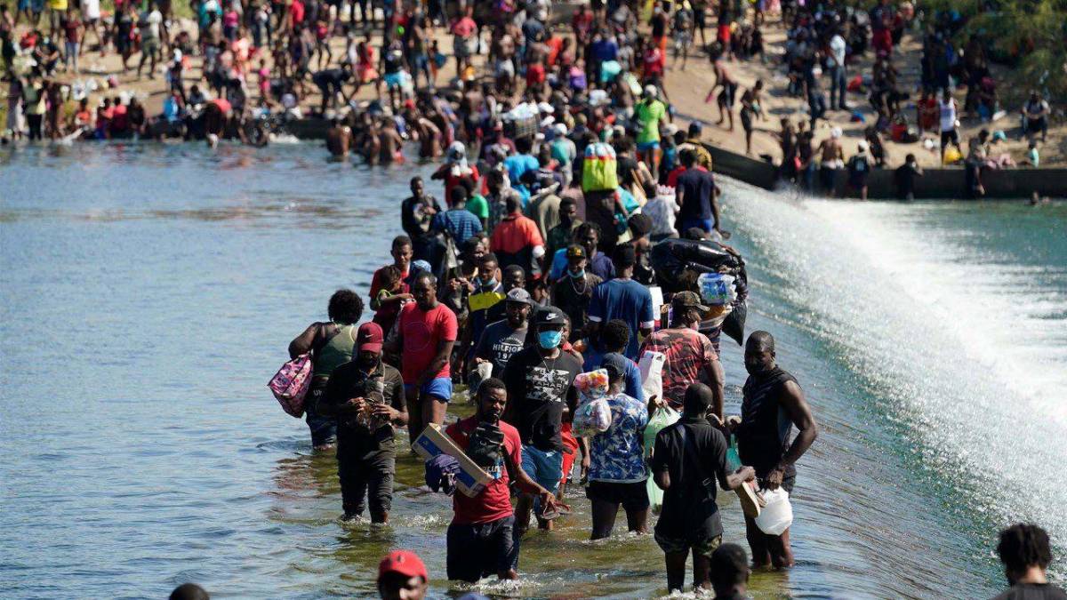 Advierten a migrantes que “no se dejen engañar” por reapertura de frontera