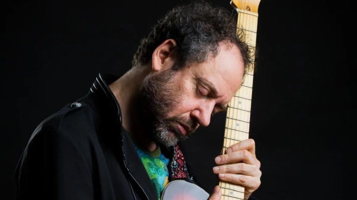 Exguitarrista de Caifanes permanece en coma tras sufrir derrame cerebral