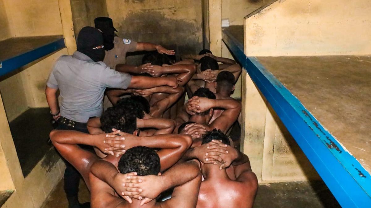 Congreso salvadoreño aprueba sancionar medios que difundan mensajes de maras