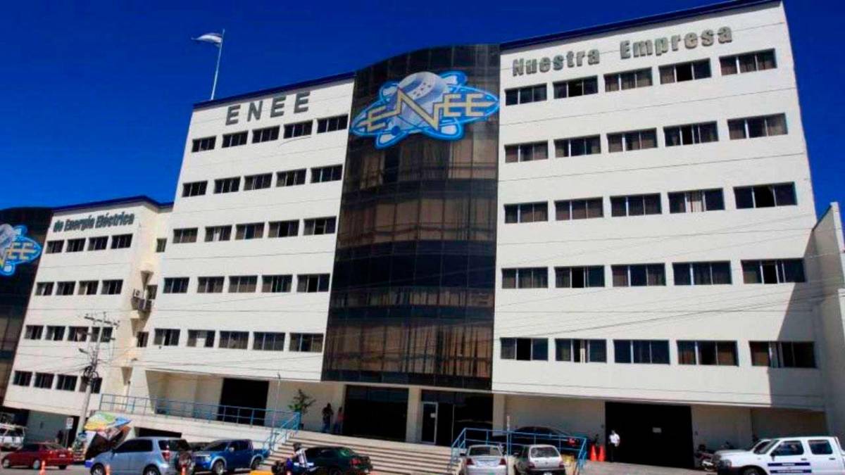 Pese a recortes, las empresas estatales siguen operando con números rojos