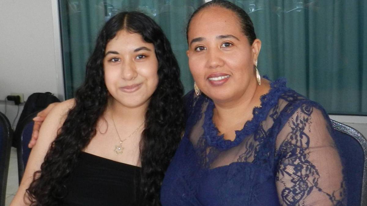 Bailarinas celebran su debut en puntas en emotiva cena de  Academia Paso a Paso