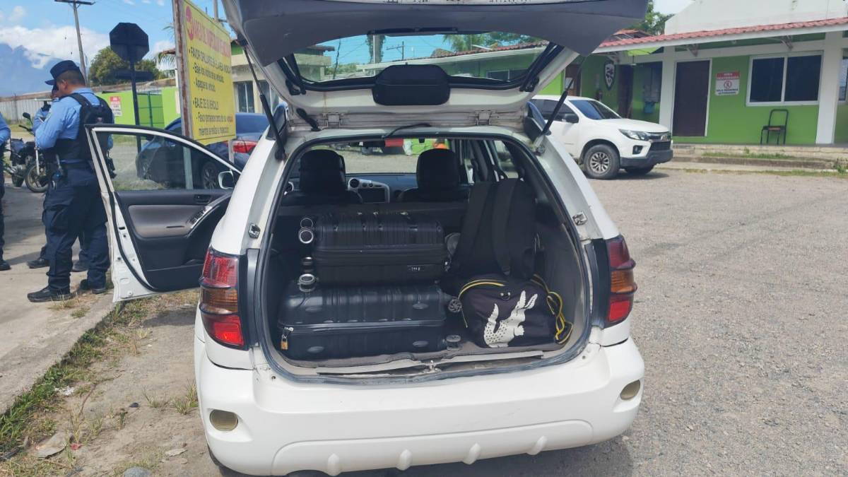 Los paquetes iban untados de café: capturan a tres hombres con millonaria suma de dinero en La Ceiba