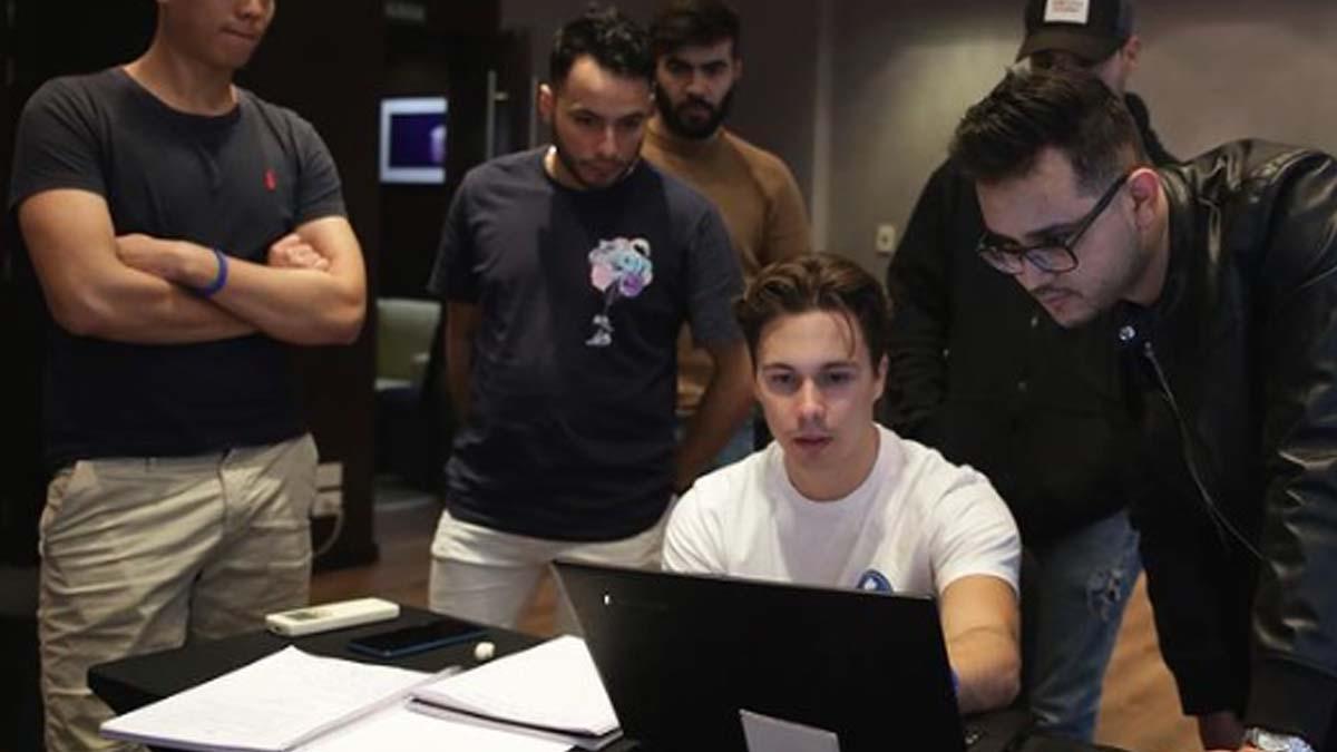 Alejandro Muttach, un experto que enseña a obtener ingresos por Internet