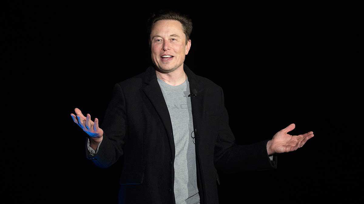 Mientras Elon Musk trabajaba en su lanzamiento, Jeffrey se llevaba el crédito para engañar.