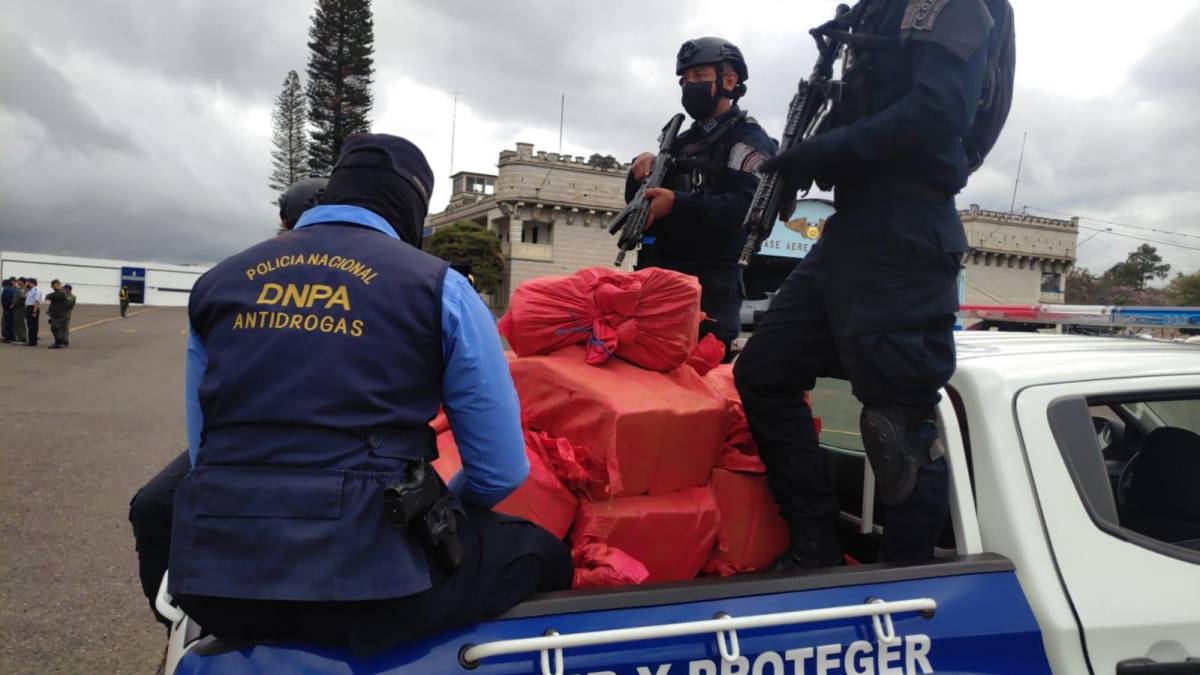 De acuerdo con las autoridades, en lo que va del año han decomisado 3,241 kilos de droga en Honduras, lo que representa el 20% del decomiso del 2021, en apenas dos meses. 