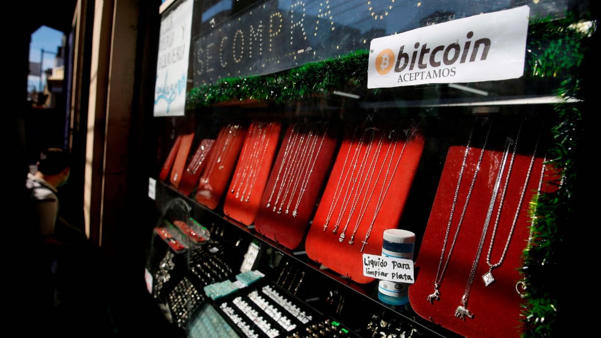 El Salvador emitirá bonos por mil millones para bitcón
